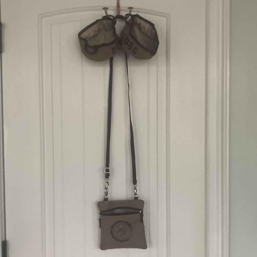 Like new Harry Barker 1997 Canine approved purse